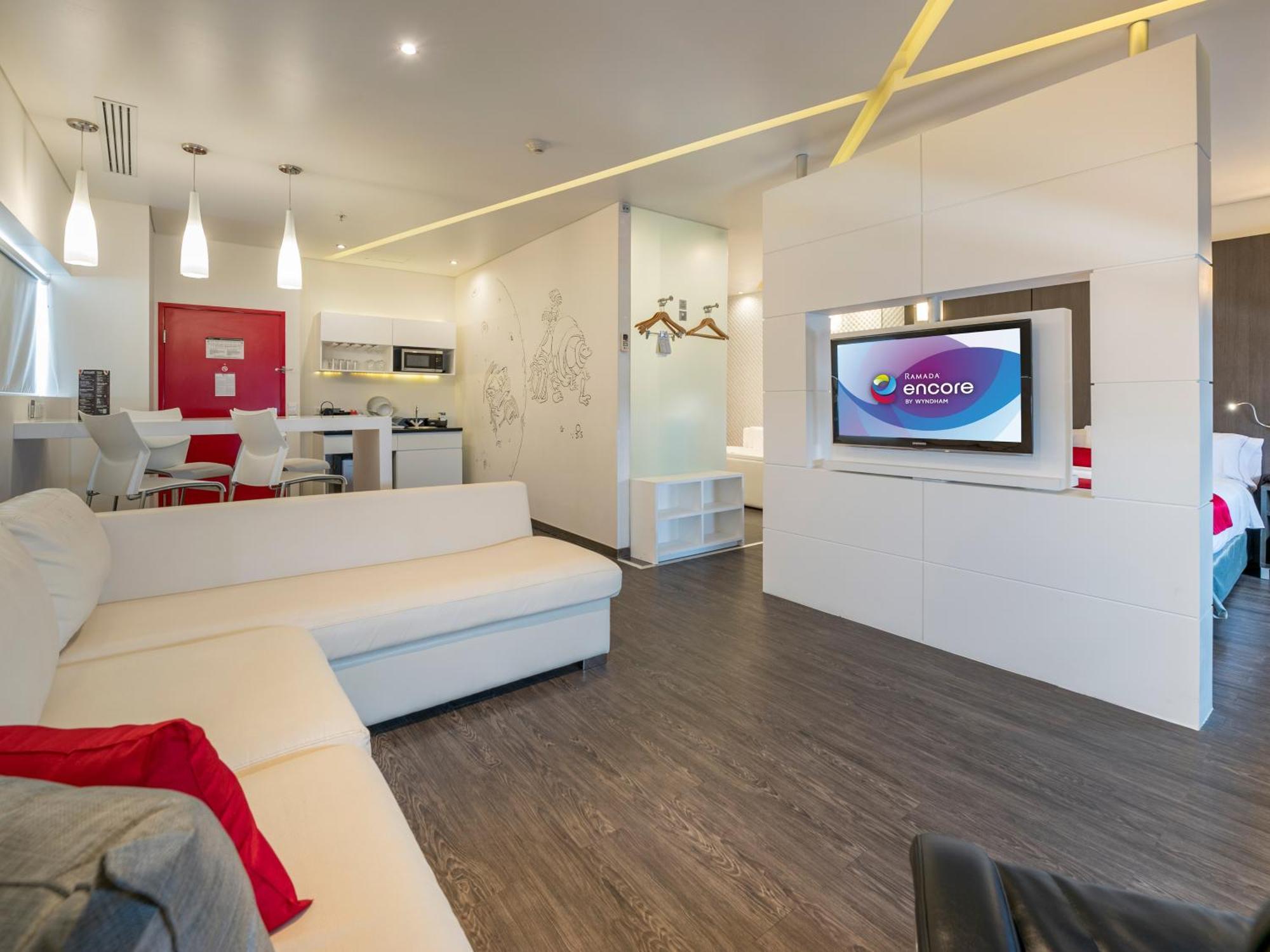 Ramada Encore By Wyndham Guadalajara Sur Palomar Exterior foto